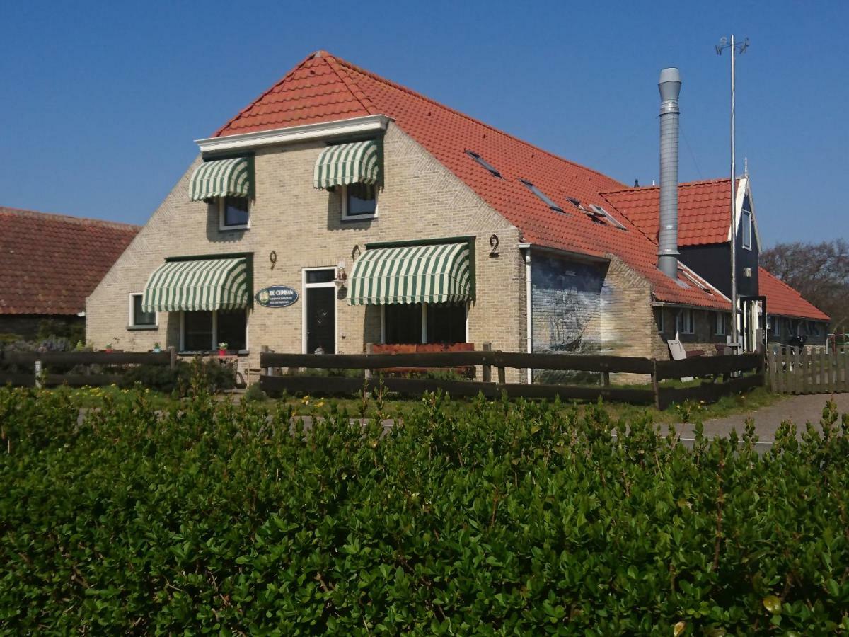 De Cyprian Bed & Breakfast Kaard Εξωτερικό φωτογραφία